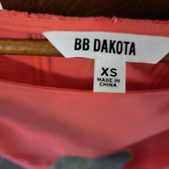 Women’s Peach/Orange/Pink Blouse Size XS - Picture 3 of 3